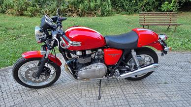 Triumph Thruxton 900