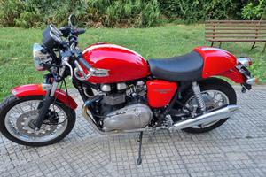 Triumph Thruxton 900