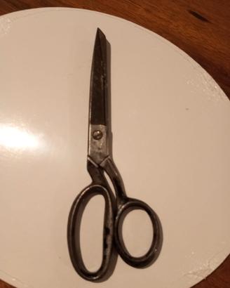 Vecchia forbice perfettamente funzionante 
