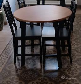 tavolo Ikea rotondo e sedie