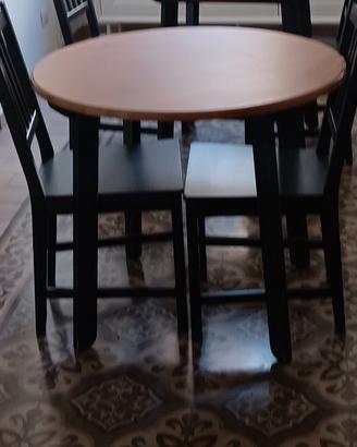 tavolo Ikea rotondo e sedie