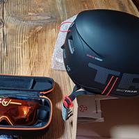 Casco e occhiali nuovi skitrab