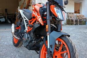 KTM 390 Duke