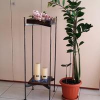 Trespolo in ferro battuto a due ripiani 