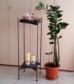 Trespolo in ferro battuto a due ripiani 