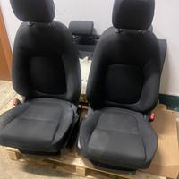 Interni jaguar f pace