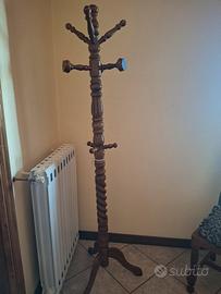 appendi abiti in legno