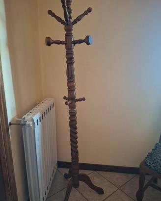 appendi abiti in legno