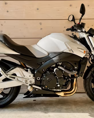 Suzuki GSR 600