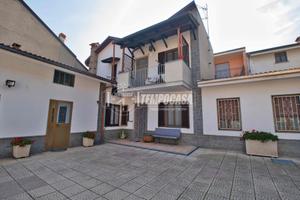 SOLUZIONE IN CORTE INDIPENDENTE CON DEPANDANCE !!!