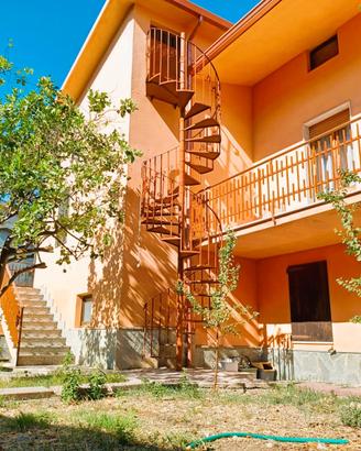 Villa su tre livelli