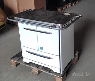 stufa a legna cucina 