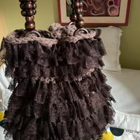 Borsa fatta completamete a mano, con  merletti.