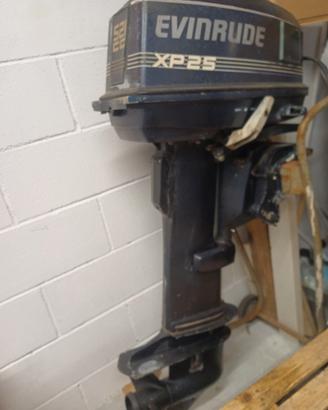 Motore Fuoribordo Evinrude
