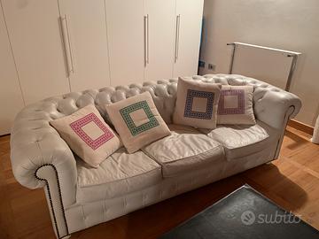 Divano bianco ecopelle