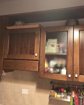 cucina completa di elettrodomestici