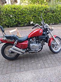Moto Honda VF750 Magna