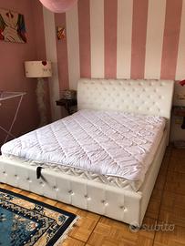 Letto matrimoniale con contenitore