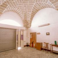 140mq in parte ristrutturati, già abitab