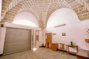 140mq in parte ristrutturati, già abitab