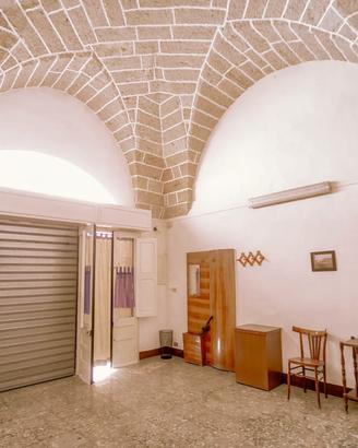 140mq in parte ristrutturati, già abitab