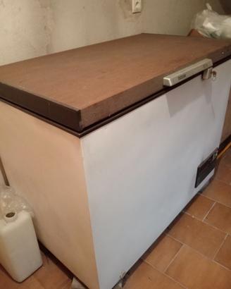 Congelatore a pozzetto grande usato ocean