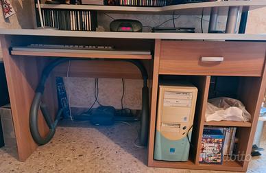 Tavolo-Scrivania da studio (con annesso vano pc)