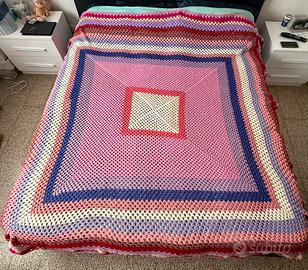 Coperta in lana 100% fatta a mano all’uncinetto