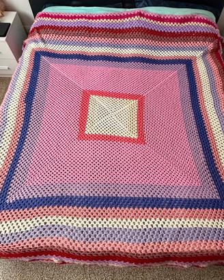 Coperta in lana 100% fatta a mano all’uncinetto