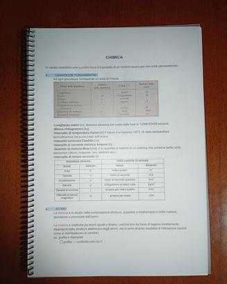 quaderno con appunti di Chimica