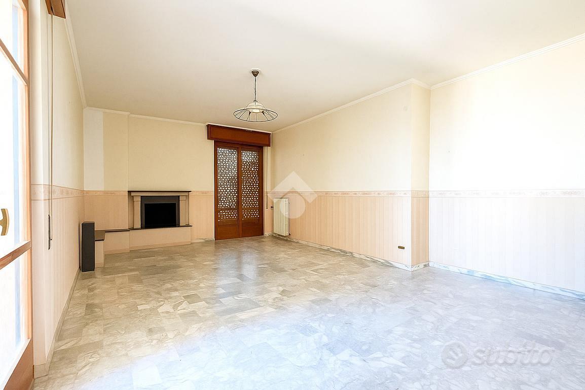 4 LOCALI A FOGGIA