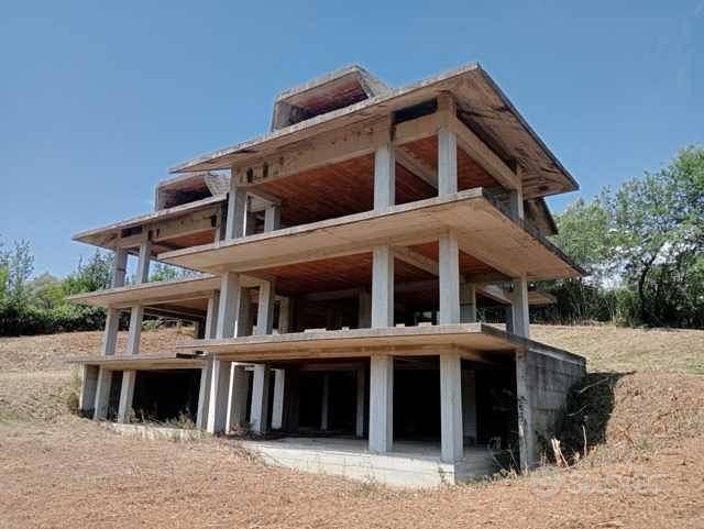 Rustico / Casale di 400 m² con più di 5 locali e b - Vista 2