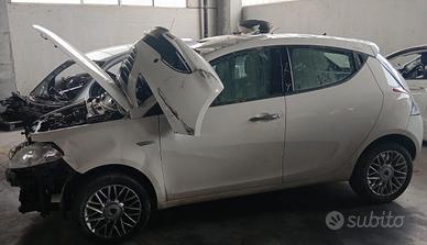 Ricambi usati Lancia Ypsilon anno 2015
