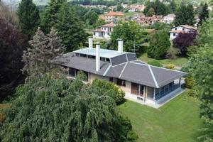 Villa di 1108 m² con più di 5 locali e box auto do