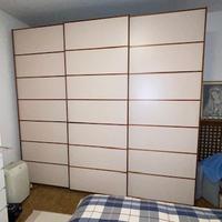 Armadio ad ante scorrevoli