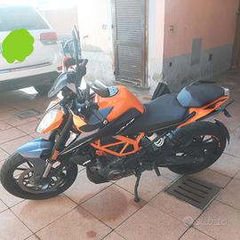 KTM DUKE 390 