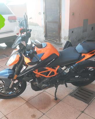 KTM DUKE 390 
