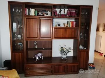 Mobile sala da pranzo completo di tavolo e sedie