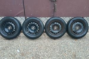 4 Cerchi e gomme Hankook 206/60 R15 invernali 
