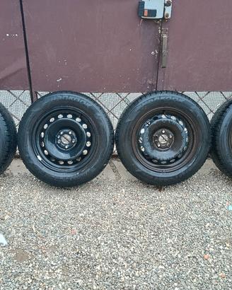 4 Cerchi e gomme Hankook 206/60 R15 invernali 