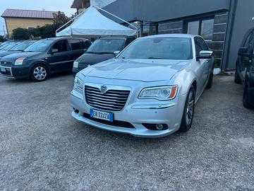 Lancia Thema 3.0 v6 239cv