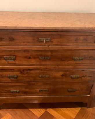 Cassettone in legno con piano in marmo