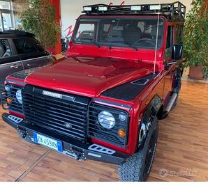 Land Rover Defender 90 2.4 TD4 Station Wagon SE