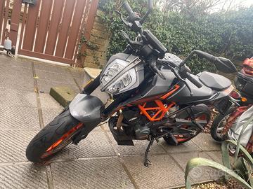 Ktm duke 125(2021)