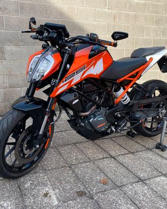 Duke 125 my 2021 come nuova