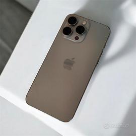 Iphone 15 Pro Max - 1 TB ,  + 6 cover