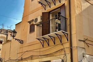 Rif. 601 - Centro storico, pressi Via Maqueda