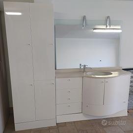 Mobile bagno, colonne e specchio