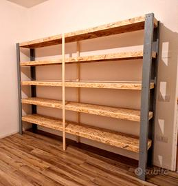 Scaffalatura.  Struttura molto robusta, in OSB 