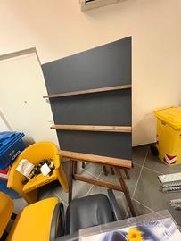 Espositore da terra tripiede in legno con mensole